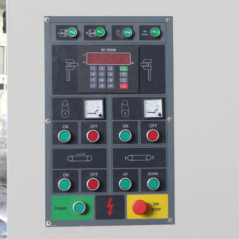 Máy nung kim loại phẳng tự động 1500MM Lõi PLC với đai điều chỉnh