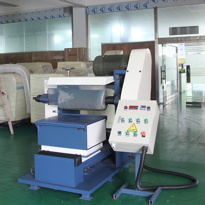 Máy đánh bóng kim loại bằng phẳng 600 * 600mm tùy chỉnh hiệu suất cao, tự động đánh bóng kim loại cho các nhà máy sản xuất